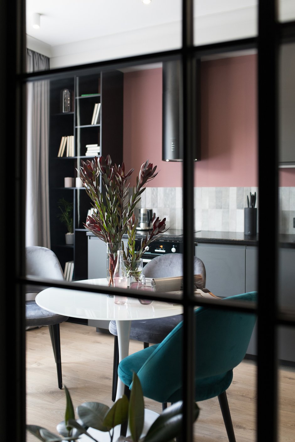 Фотография: Кухня и столовая в стиле Современный, Квартира, Студия, Проект дня, Санкт-Петербург, 1 комната, до 40 метров, Нина Иваненко – фото на INMYROOM