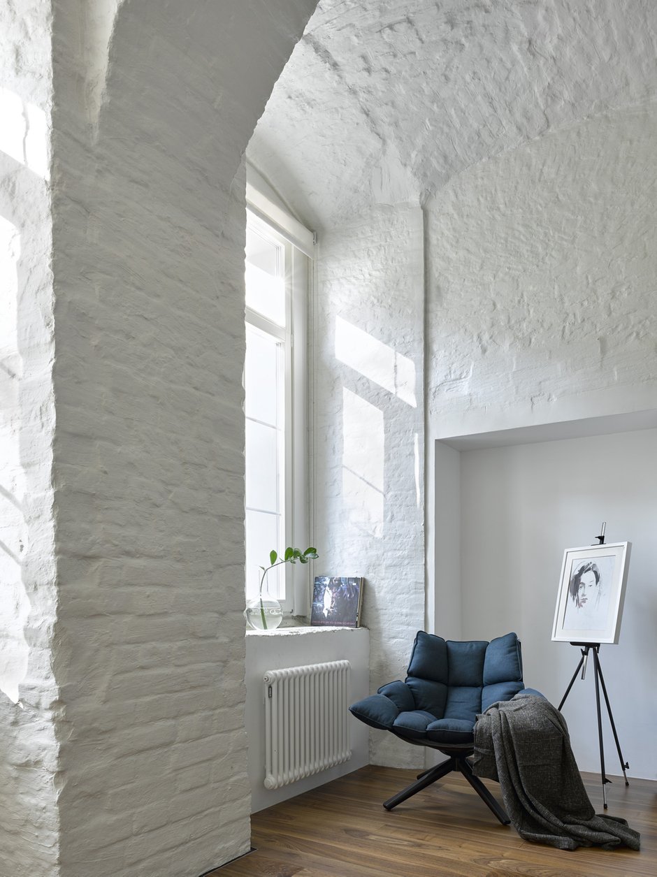 Фотография: Гостиная в стиле Лофт, Квартира, Минимализм, Проект недели, Москва, Старый фонд, 3 комнаты, 60-90 метров, Арсений Борисенко, za bor – фото на INMYROOM