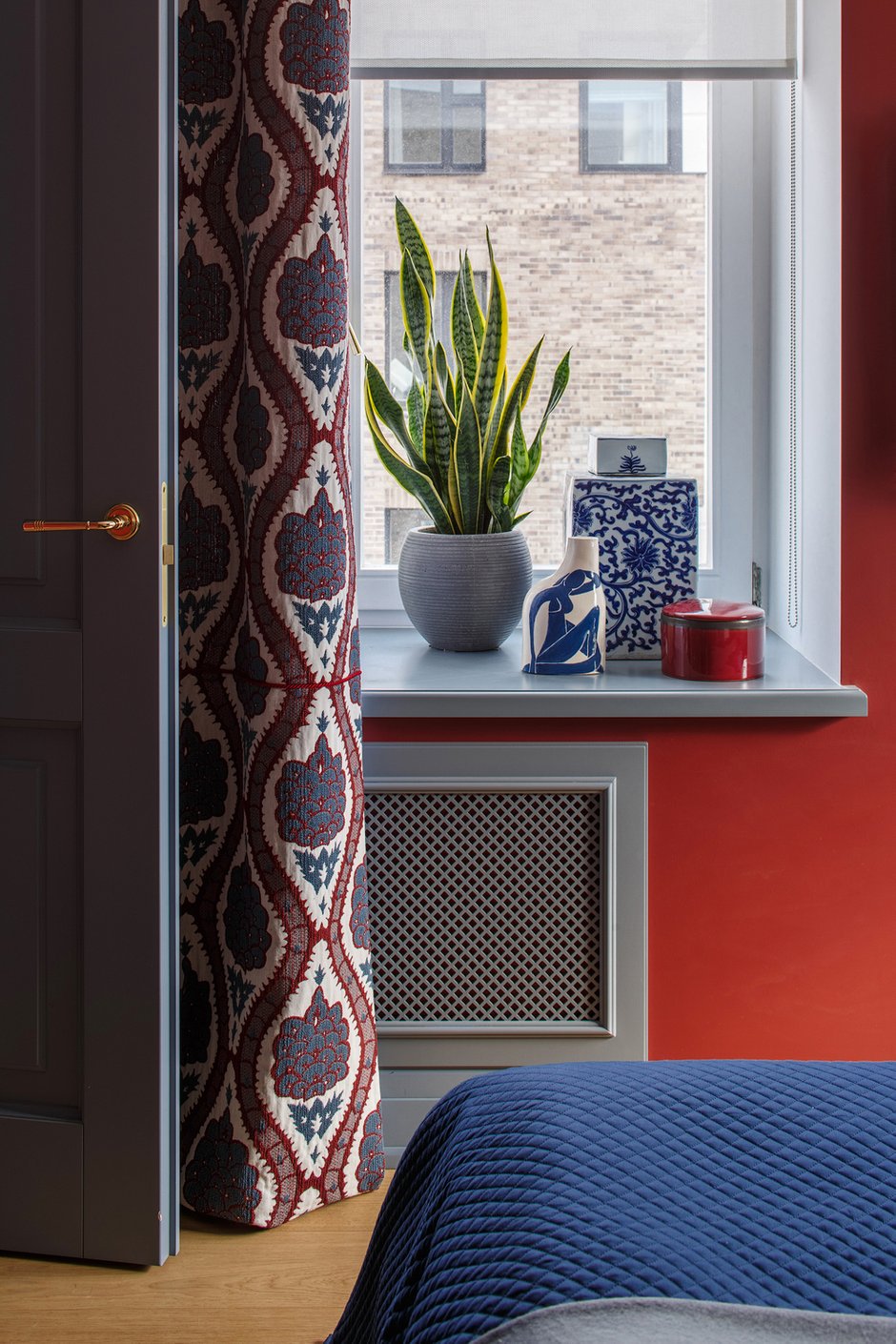 Фотография: Спальня в стиле Современный, Эклектика, Квартира, Проект недели, Москва, Надя Зотова, 4 и больше, Более 90 метров, студия Enjoy Home, #эксклюзивныепроекты, Михаил Лоскутов – фото на INMYROOM