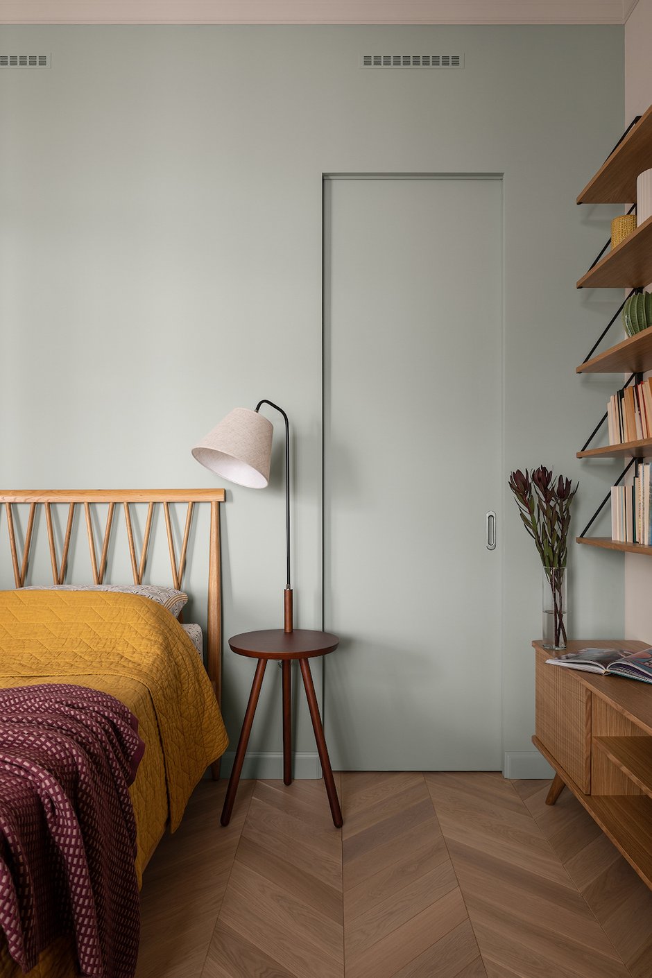 Фотография: Спальня в стиле Современный, Квартира, Проект недели, Москва, 1 комната, 40-60 метров, Алла Сеничева – фото на INMYROOM