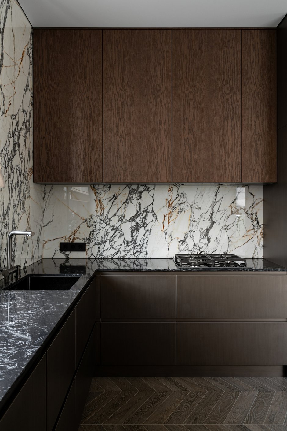 Фотография: Кухня и столовая в стиле Современный, Дом, Проект дня, Дом и дача, Татарстан, Кирпичный дом, 4 и больше, Более 90 метров – фото на INMYROOM