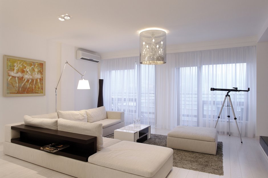 Фотография: Гостиная в стиле Современный, Квартира, Цвет в интерьере, Дома и квартиры, Белый, Минимализм – фото на INMYROOM