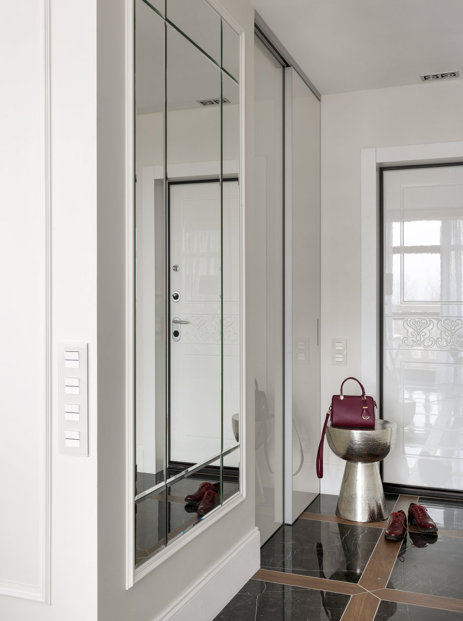 Фотография: Прихожая в стиле Современный, Классический, Квартира, Проект недели, Московская область, Монолитный дом, 2 комнаты, 60-90 метров, #эксклюзивныепроекты, Simple Way, ЖК Admiral Waterhause – фото на INMYROOM