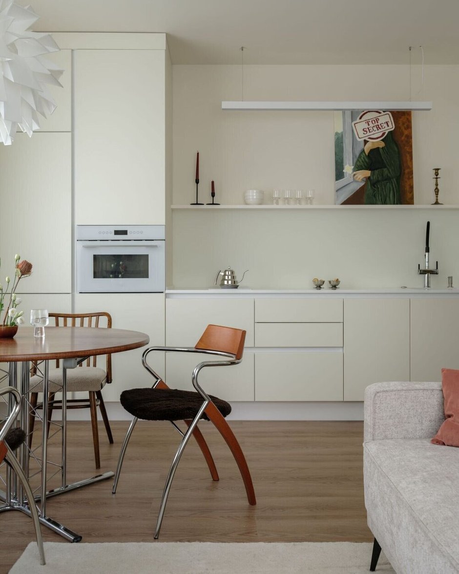 Фотография: в стиле , Интерьер комнат, Интерьерный стиль, Дизайн интерьера, Советы, как оформить интерьер кухни, интерьер кухни, кухня без шкафов, кухня без верхних шкафов, минусы кухни без верхних шкафов, стоит ли делать кухню без верхних шкафов, без верхних шкафов, Кухня без верхних шкафов удобно ли, интерьер кухни без верхних шкафов – фото на INMYROOM