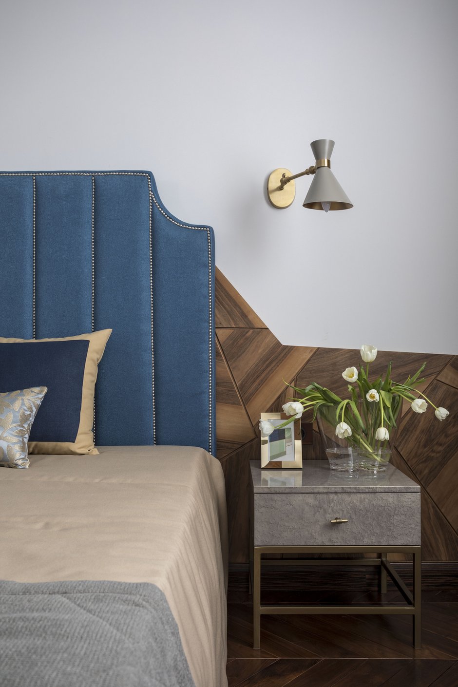 Фотография: Спальня в стиле Современный, Проект недели, Подмосковье, Дом и дача, Таунхаус, 4 и больше, Более 90 метров, Бюро Home Emotions – фото на INMYROOM