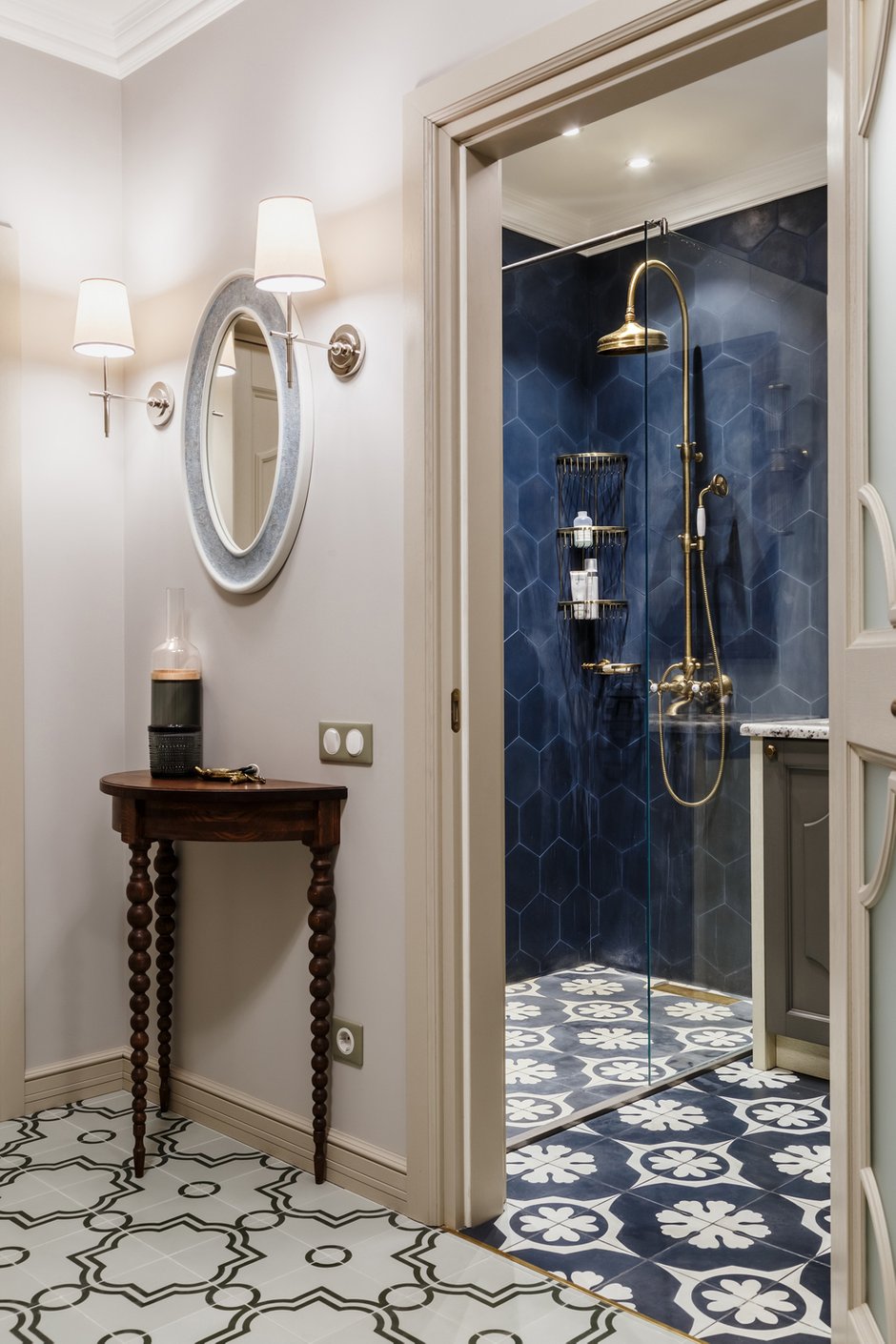 Фотография: Ванная в стиле Классический, Квартира, Проект недели, Надя Зотова, Синий, Новая Москва, 3 комнаты, 60-90 метров, студия Enjoy Home – фото на INMYROOM