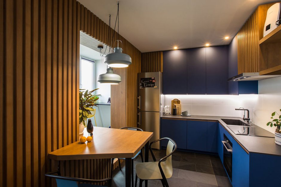 Фотография: Кухня и столовая в стиле Современный, Квартира, Проект недели, Черный, Желтый, Серый, Голубой, Коричневый, Беларусь, Минск, 1 комната, 40-60 метров, Женя Лыкасова – фото на INMYROOM