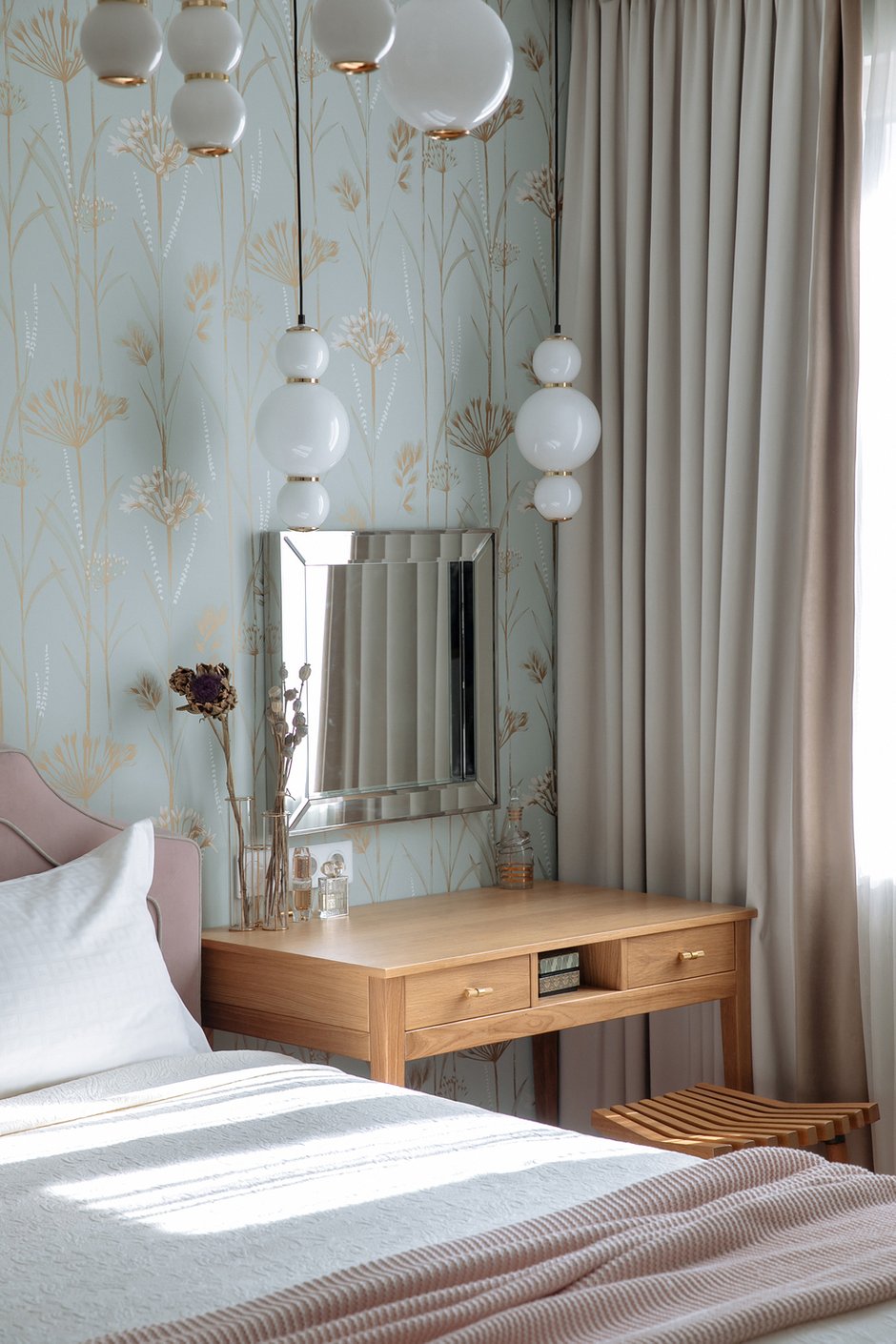 Фотография: Спальня в стиле Современный, Квартира, Проект дня, Санкт-Петербург, 3 комнаты, 60-90 метров, Светлана Мамаенко – фото на INMYROOM