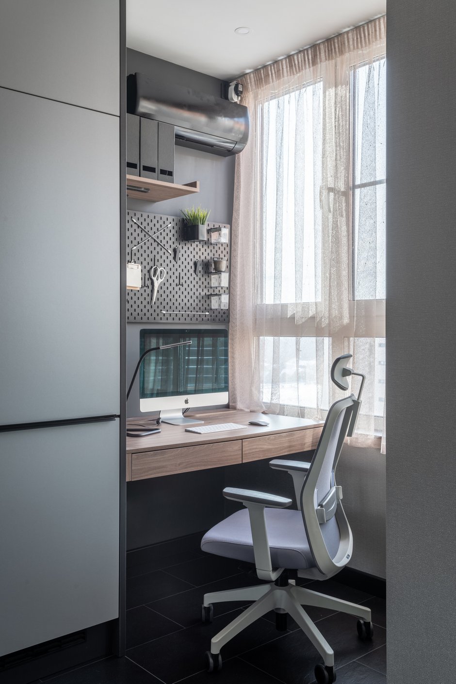 Фотография: Кабинет в стиле Современный, Квартира, Студия, Минимализм, Проект недели, Москва, Дарья Дубкова, до 40 метров – фото на INMYROOM