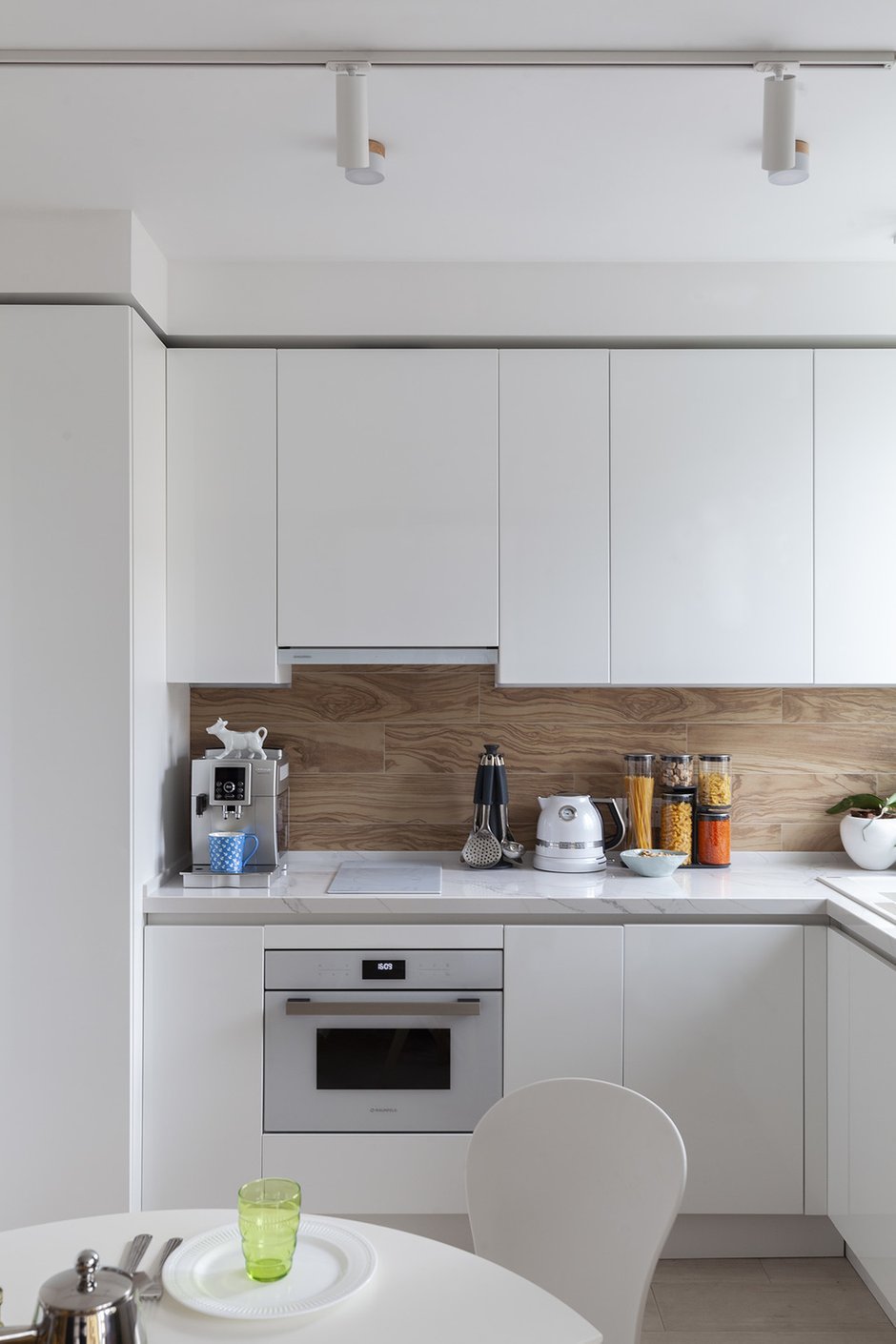 Фотография: Кухня и столовая в стиле Минимализм, Скандинавский, Современный, Квартира, Студия, Проект недели, Москва, 40-60 метров, Сергей Трегубов – фото на INMYROOM