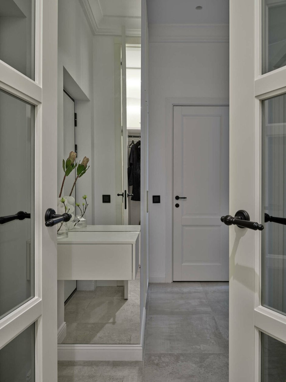 Фотография: в стиле , Прихожая, Интерьер комнат, Интерьерный стиль, Дизайн интерьера, Советы, идеи для прихожей, система хранения в малогабаритке, узкая прихожая, дизайн маленькой прихожей, идеи обустройства прихожей, дизайн прихожей, Где хранить вещи, эргономика прихожей, как оформить прихожую, как оформить маленькую прихожую, маленькая прихожая, удобная прихожая, маленька прихожая дизайн, идеи для маленькой прихожей, интерьер прихожей, система хранения в прихожей – фото на INMYROOM