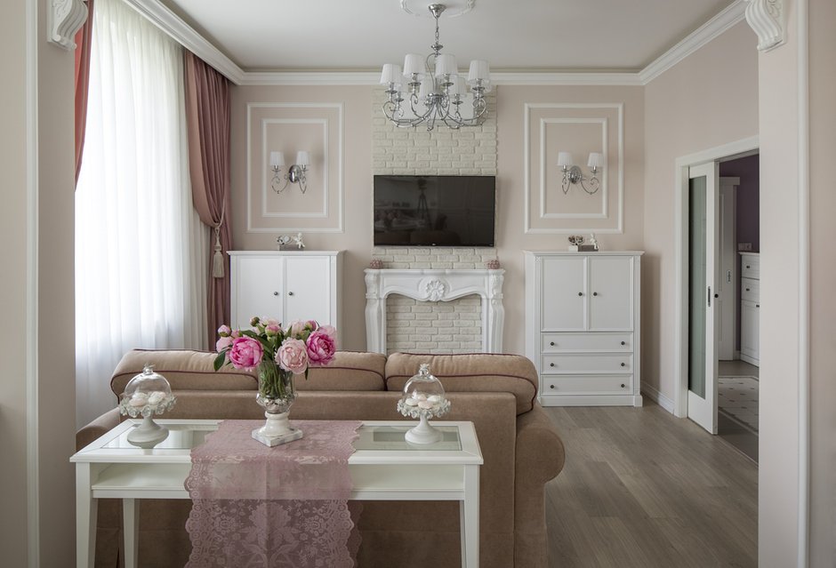 Фотография: Гостиная в стиле Классический, Квартира, Проект недели, Москва, Светлана Юркова, Сталинка, 2 комнаты, 40-60 метров – фото на INMYROOM