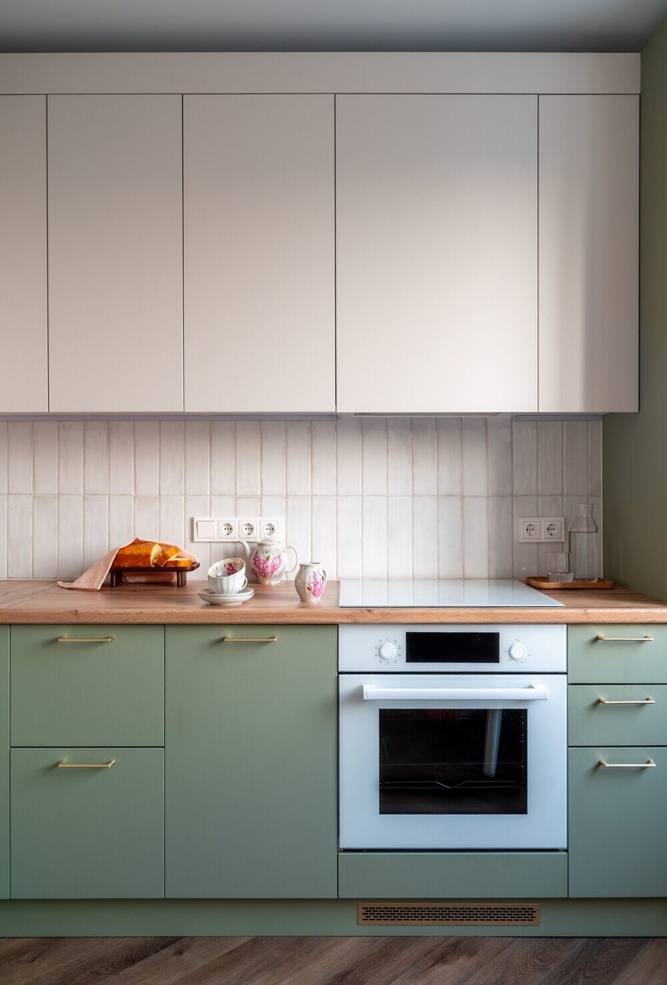 Фотография: Кухня и столовая в стиле Современный, Квартира, Проект дня, Москва, П-44, Панельный дом, 2 комнаты, 40-60 метров, Анна Бибишева – фото на INMYROOM