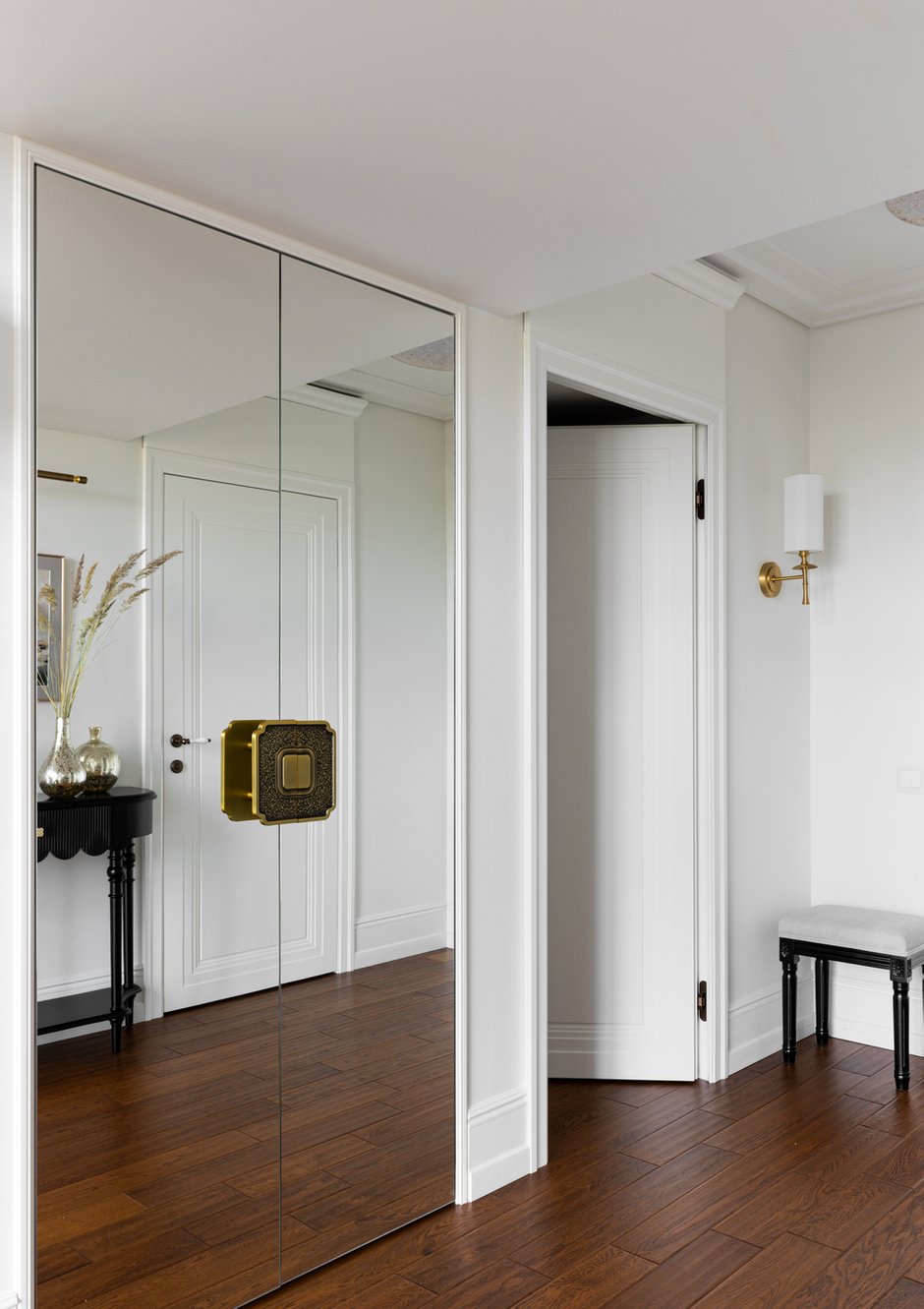 Фотография: Прихожая в стиле Классический, Современный, Эклектика, Проект дня, Пентхаус, Москва, Раменское, 2 комнаты, 60-90 метров, Мариетта Мнацаканян – фото на INMYROOM
