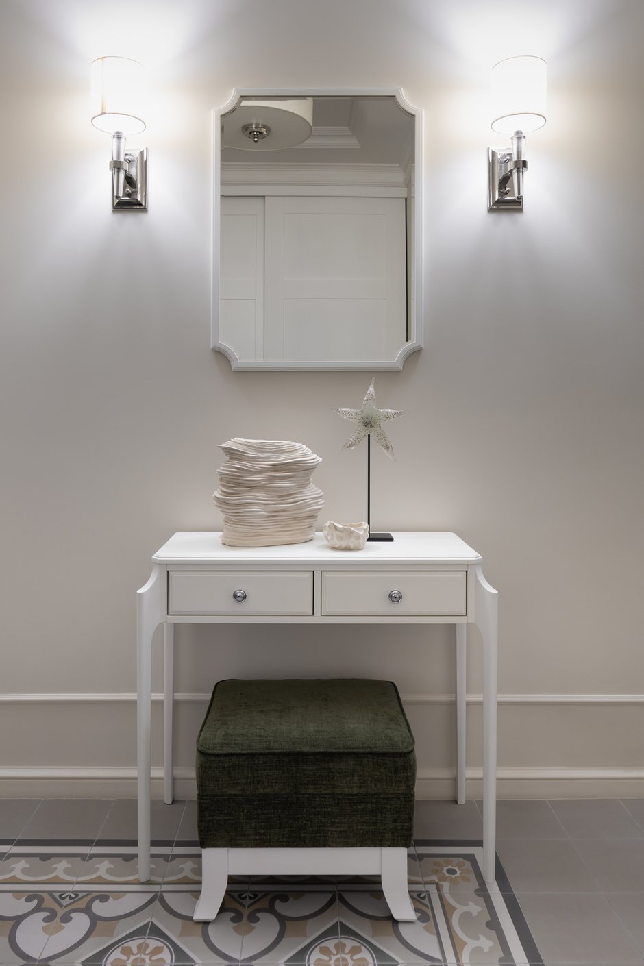 Фотография: Прихожая в стиле Классический, Современный, Квартира, Проект недели, Санкт-Петербург, Виктория Малышева, 2 комнаты, 40-60 метров – фото на INMYROOM