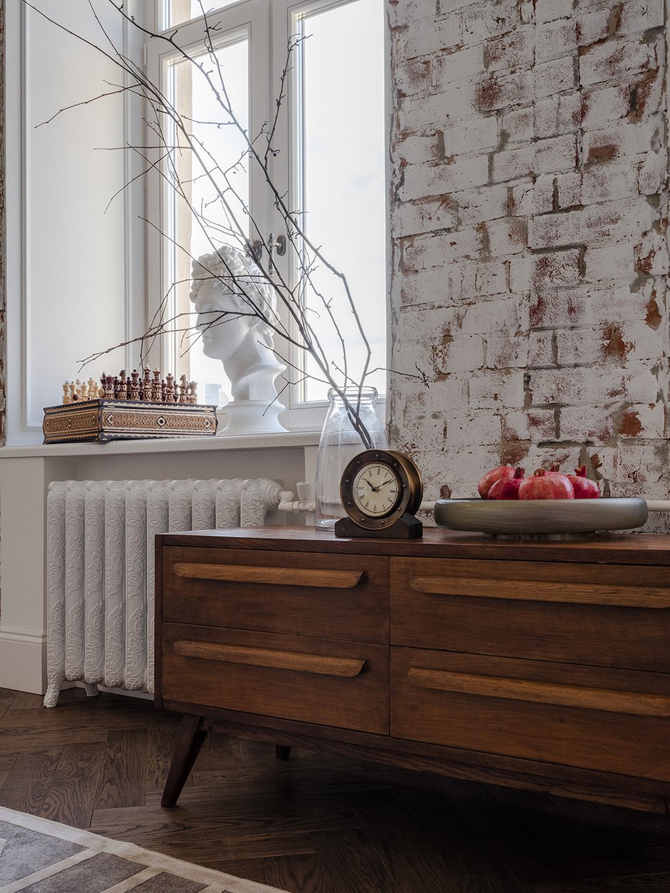 Фотография: Гостиная в стиле Эклектика, Квартира, Проект недели, Москва, Ольга Кондратова, Кирпичный дом, 3 комнаты, 60-90 метров – фото на INMYROOM