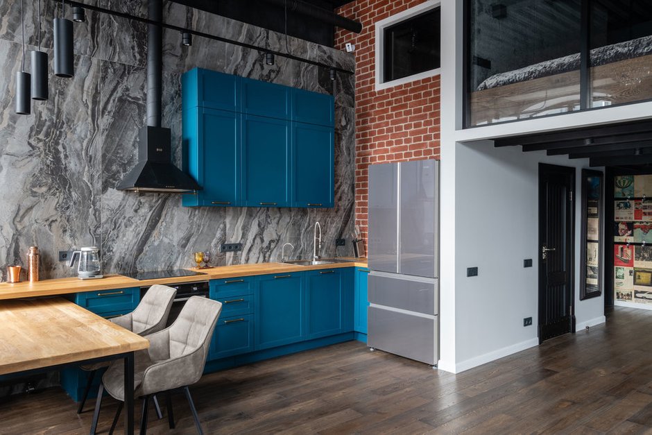 Фотография: Кухня и столовая в стиле Лофт, Квартира, Студия, Проект недели, Москва, Кирпичный дом, 40-60 метров, Юлия Сологубова – фото на INMYROOM