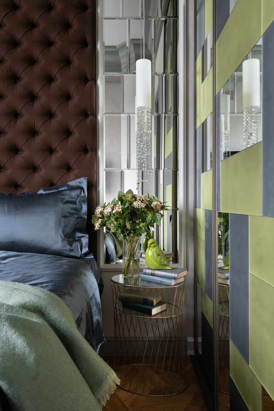 Фотография: Спальня в стиле Современный, Эклектика, Малогабаритная квартира, Квартира, Проект недели, Москва, Сталинка, 2 комнаты, до 40 метров, 40-60 метров, Денис Шапкин, Андрей Васильченко – фото на INMYROOM