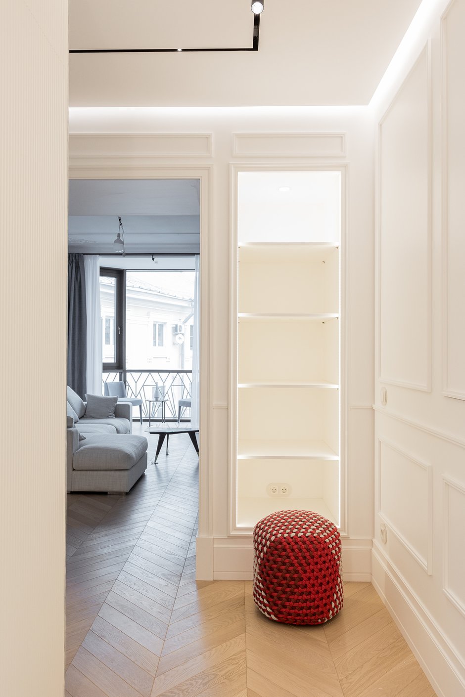 Фотография: Прихожая в стиле Современный, Классический, Квартира, Проект недели, Москва, 3 комнаты, Более 90 метров, ai-architects X БЮРО, Людмила Иванова – фото на INMYROOM