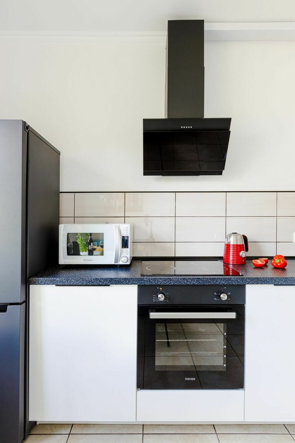 Фото: Кухня и столовая в стиле Модерн, Минимализм, Проект недели, 1 комната, 40-60 метров – фото на INMYROOM
