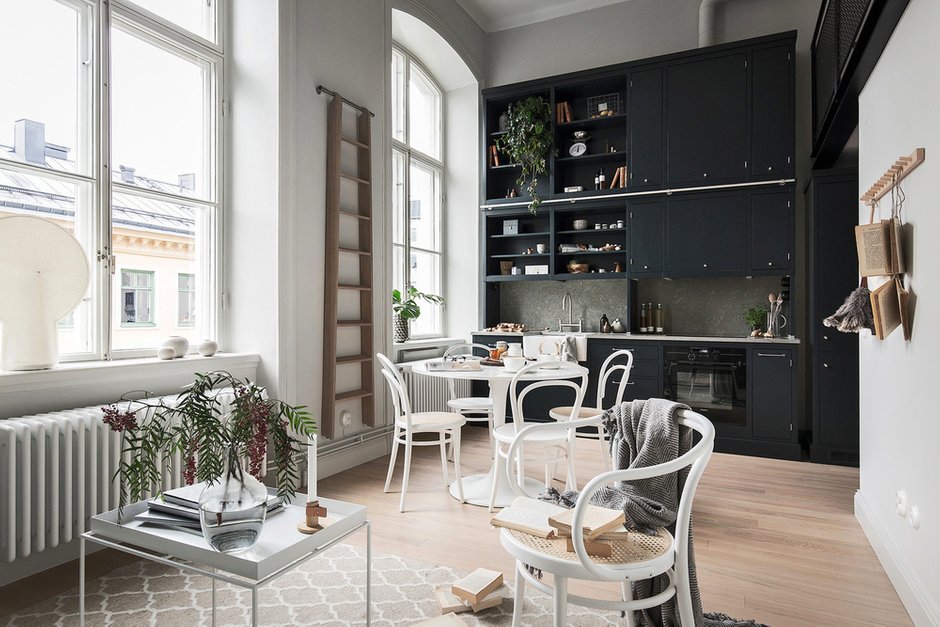 Фотография: Кухня и столовая в стиле Скандинавский, Мебель и свет, Гид, Thonet – фото на INMYROOM