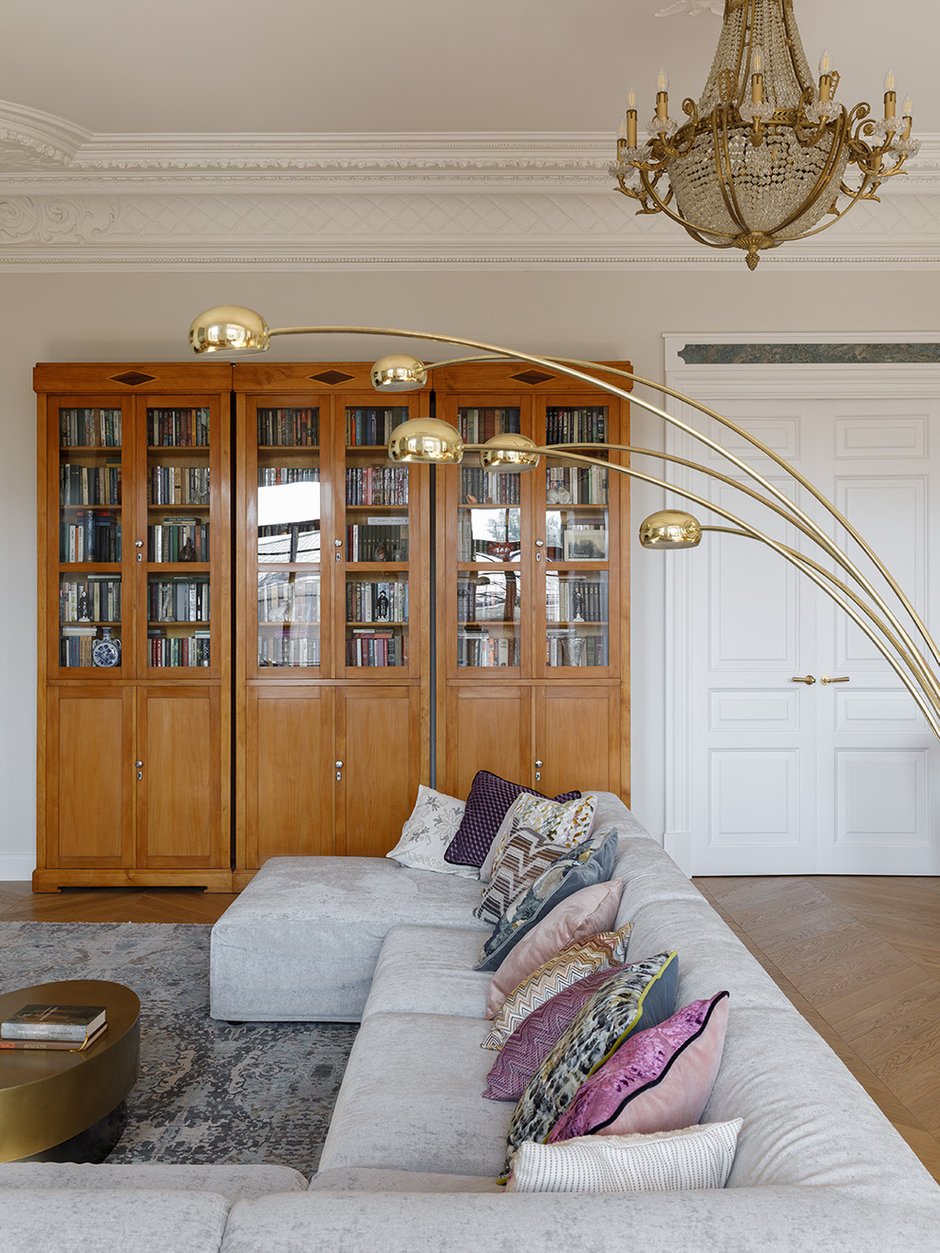 Фотография: Гостиная в стиле Классический, Эклектика, Винтажный, Квартира, Проект дня, Санкт-Петербург, Кирпичный дом, 4 и больше, Более 90 метров, Архитектурное бюро Картун, Ирина Картун – фото на INMYROOM