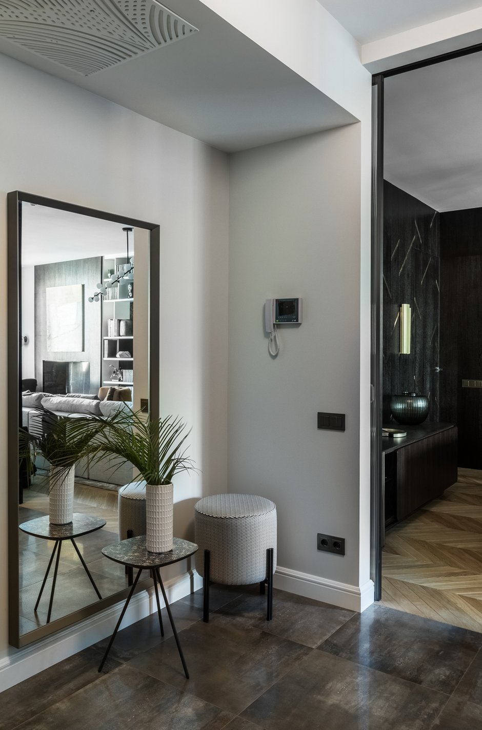 Фотография: Прихожая в стиле Современный, Квартира, Проект недели, Москва, Ольга Черненко, 4 и больше, Более 90 метров – фото на INMYROOM