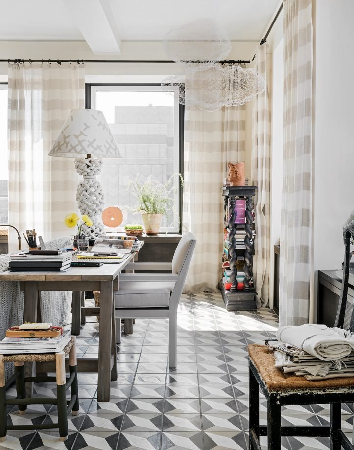 Фотография: Кабинет в стиле Прованс и Кантри, Декор интерьера, Малогабаритная квартира, Квартира, Нью-Йорк, Гид – фото на INMYROOM