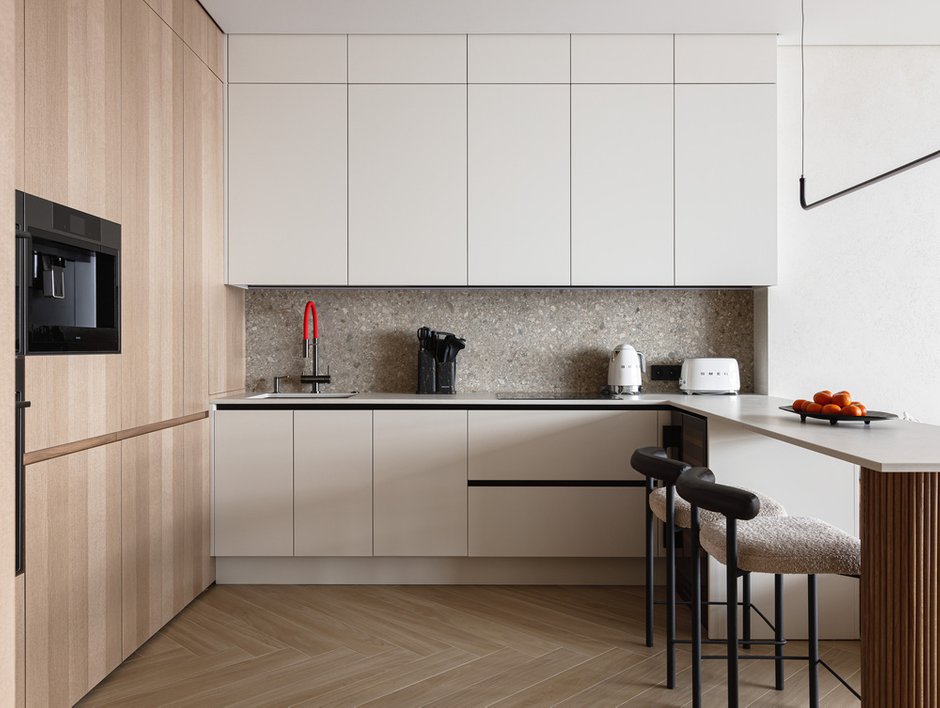 Фотография: Кухня и столовая в стиле Современный, Квартира, Проект дня, Сочи, 2 комнаты, 60-90 метров, современный/минимализм – фото на INMYROOM