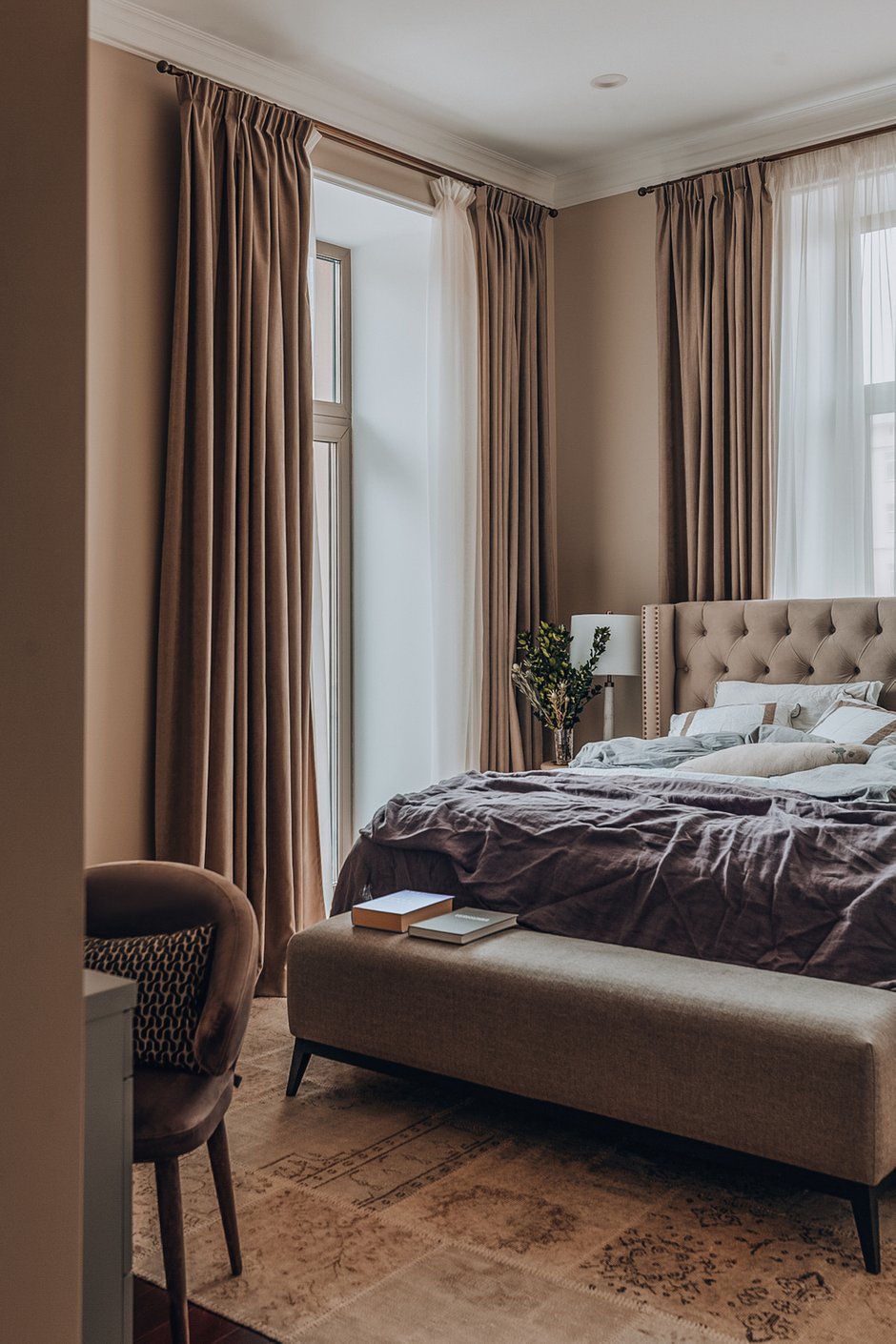 Фотография: Спальня в стиле Классический, Современный, Квартира, Проект недели, Санкт-Петербург, Сталинка, Кирпичный дом, 3 комнаты, 60-90 метров, Наталья Комова – фото на INMYROOM