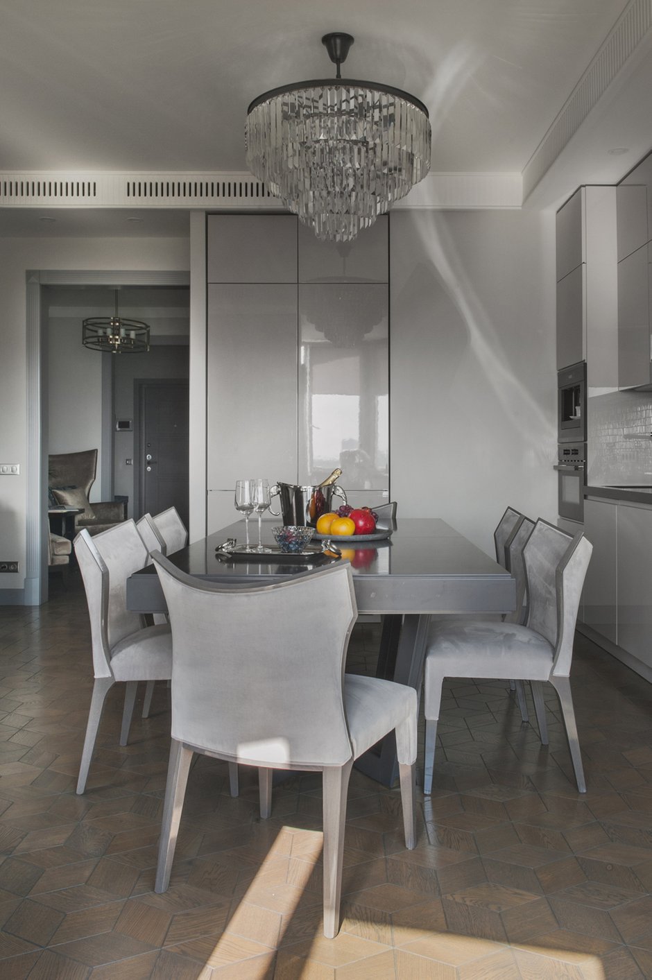 Фотография: Кухня и столовая в стиле Классический, Современный, Эклектика, Квартира, Проект недели, Москва, новостройка, Ольга Мелекесцева, Надежда Каппер, Монолитный дом, 2 комнаты, Более 90 метров, ЖК «Пырьева 9» – фото на INMYROOM