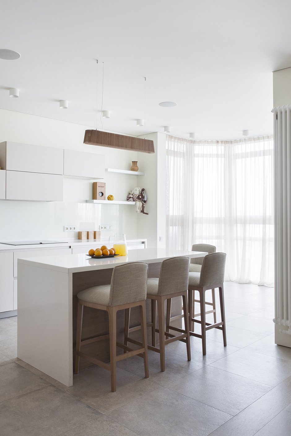 Фотография: Кухня и столовая в стиле Восточный, Минимализм, Квартира, Проект недели, Москва, Эко, новостройка, Ариана Ахмад, Татьяна Карякина, Монолитный дом, 4 и больше, Более 90 метров – фото на INMYROOM