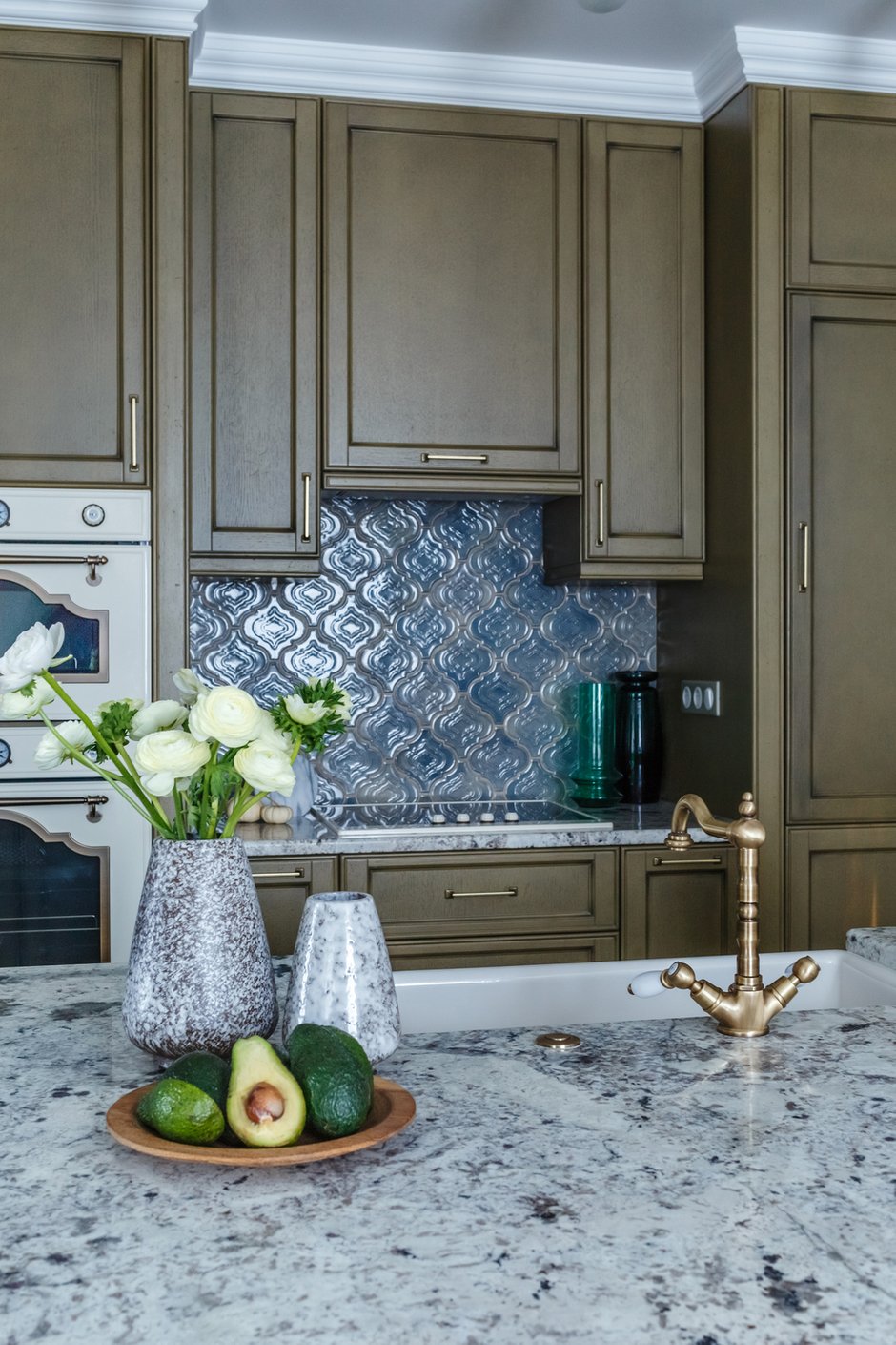 Фотография: Кухня и столовая в стиле Прованс и Кантри, Квартира, Проект недели, Надя Зотова, Синий, Новая Москва, 3 комнаты, 60-90 метров, студия Enjoy Home – фото на INMYROOM