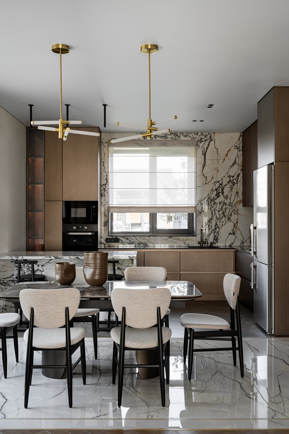 Фотография: Кухня и столовая в стиле Современный, Дом, Проект дня, Дом и дача, Татарстан, Кирпичный дом, 4 и больше, Более 90 метров – фото на INMYROOM