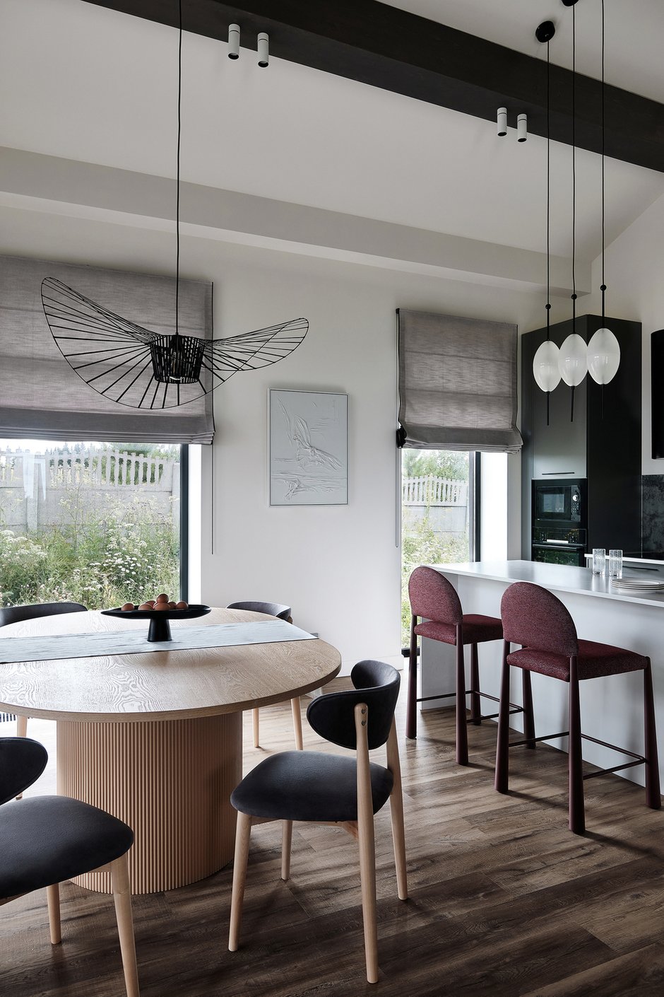 Фото: Кухня и столовая в стиле Модерн, Минимализм, Скандинавский, Дом, Проект дня, Дом и коттедж, Пермь, 4 и более, Более 90 метров – фото на INMYROOM