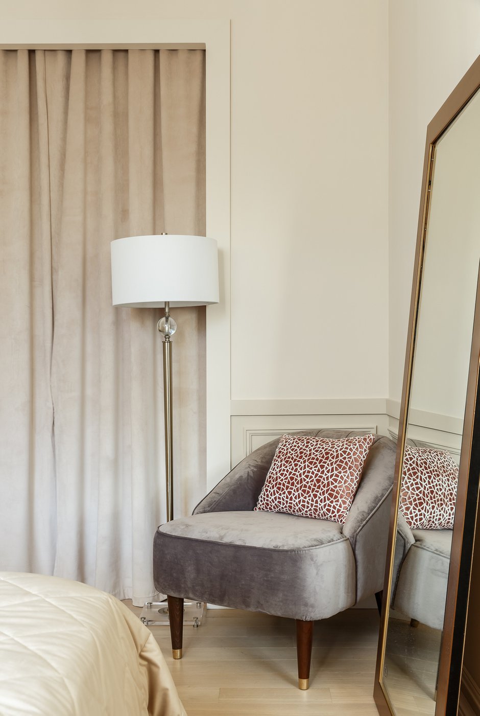 Фотография: Спальня в стиле Современный, Классический, Квартира, Проект недели, Москва, Наталья Преображенская, Сталинка, 2 комнаты, 40-60 метров, ПРЕМИЯ INMYROOM – фото на INMYROOM