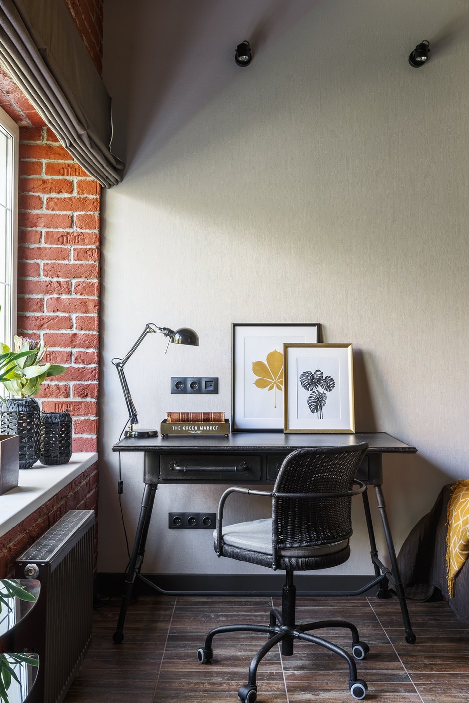 Фотография: Кабинет в стиле Лофт, Малогабаритная квартира, Квартира, Студия, Проект недели, Москва, Марина Саркисян, Кирпичный дом, до 40 метров – фото на INMYROOM