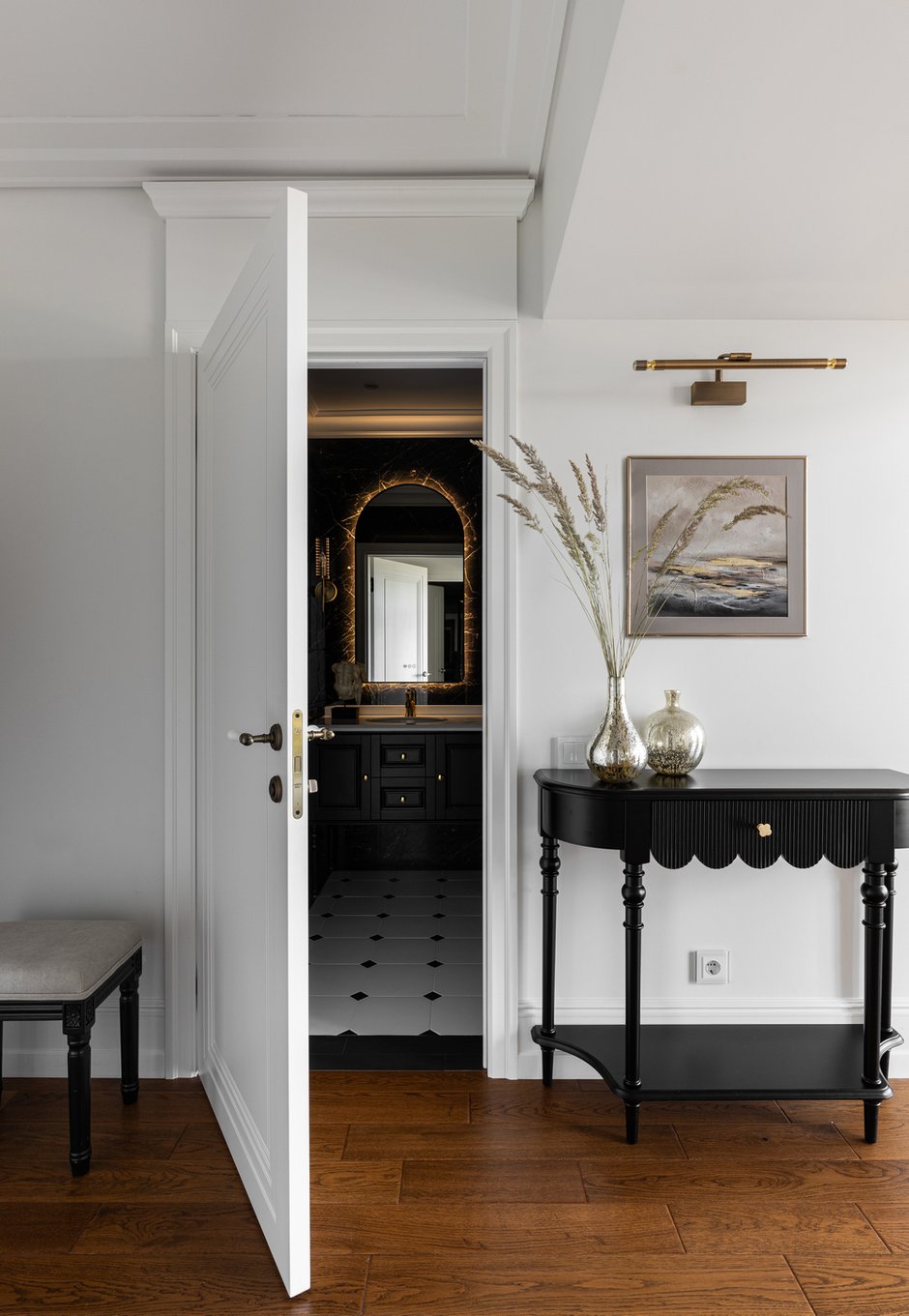 Фотография: Прихожая в стиле Классический, Современный, Эклектика, Проект дня, Пентхаус, Москва, Раменское, 2 комнаты, 60-90 метров, Мариетта Мнацаканян – фото на INMYROOM