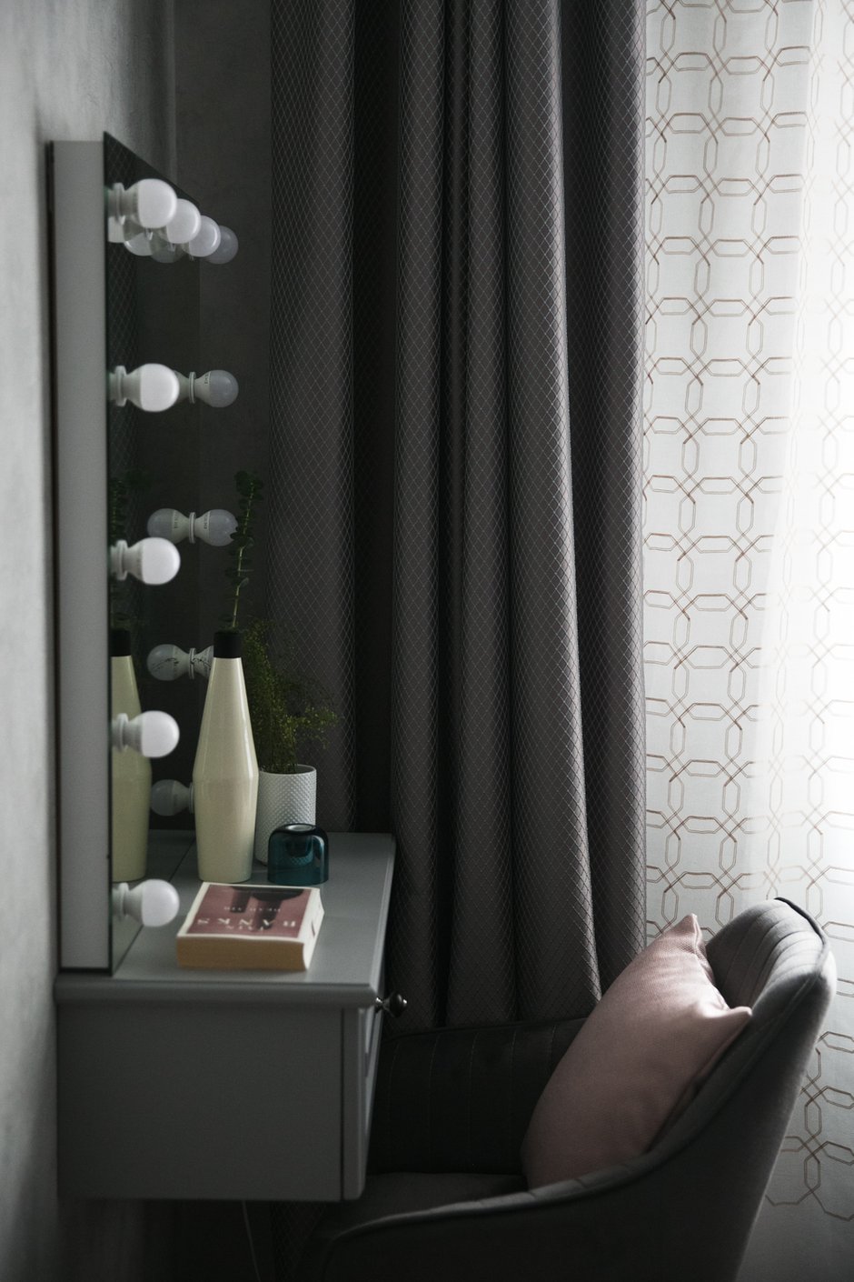 Фотография: Спальня в стиле Современный, Проект недели, Ленинградская область, 2 комнаты, 60-90 метров, Анастасия Заркуа – фото на INMYROOM