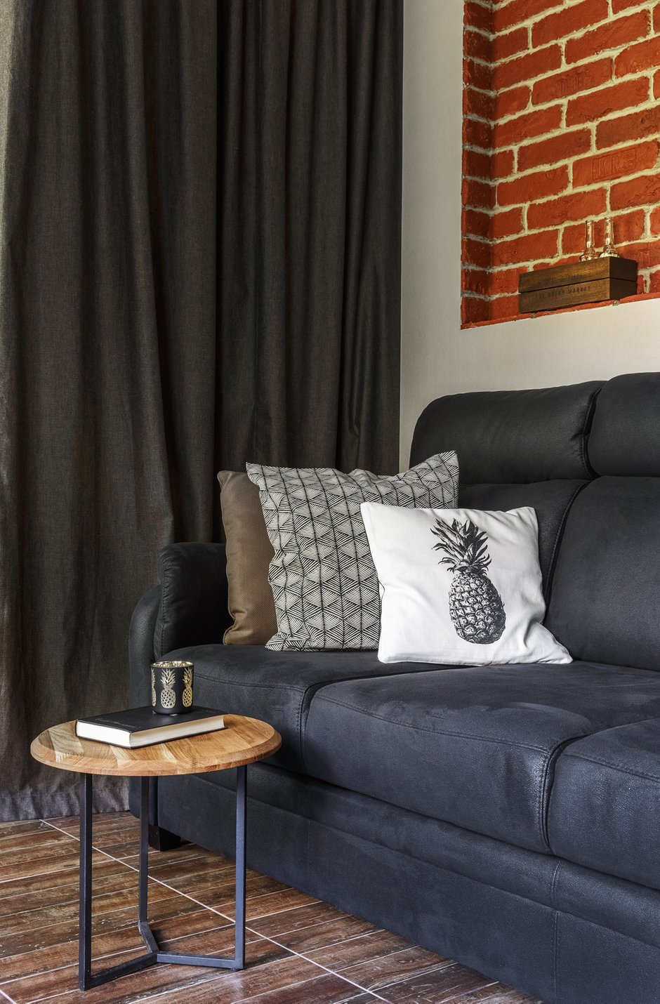 Фотография: Гостиная в стиле Лофт, Малогабаритная квартира, Квартира, Студия, Проект недели, Москва, Марина Саркисян, Кирпичный дом, до 40 метров – фото на INMYROOM