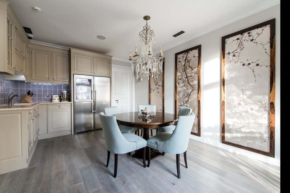 Фотография: Кухня и столовая в стиле Классический, Квартира, Проект недели, Москва, Виктория Киорсак, 4 и больше, Более 90 метров – фото на INMYROOM