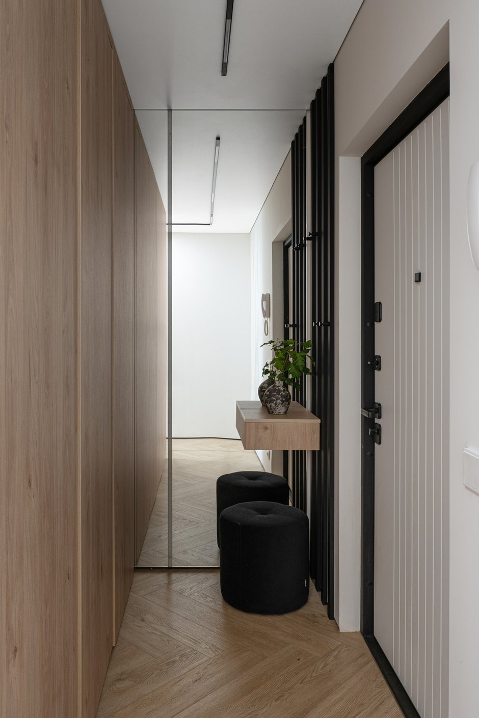 Фотография:  в стиле , Малогабаритная квартира, Квартира, Проект дня, Москва, П-44, Панельный дом, 1 комната, до 40 метров, современный с элементами минимализма – фото на INMYROOM