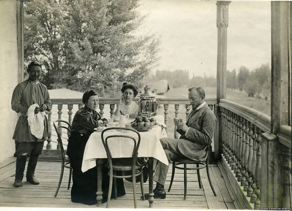 Фотография:  в стиле , Мебель и свет, Гид, Thonet – фото на INMYROOM