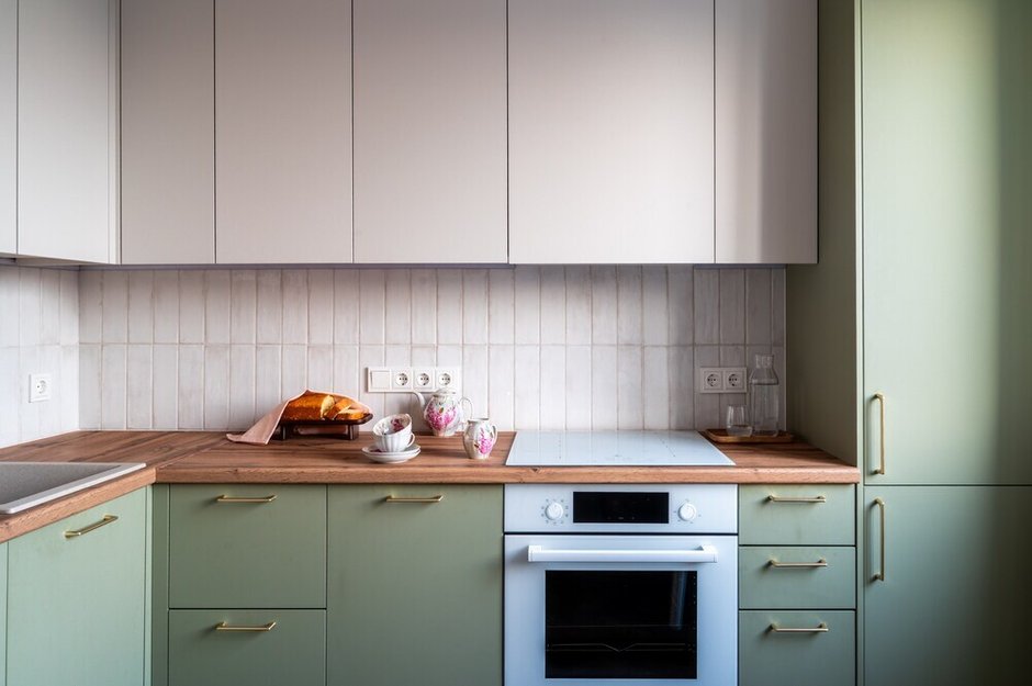 Фотография: Кухня и столовая в стиле Современный, Квартира, Проект дня, Москва, П-44, Панельный дом, 2 комнаты, 40-60 метров, Анна Бибишева – фото на INMYROOM