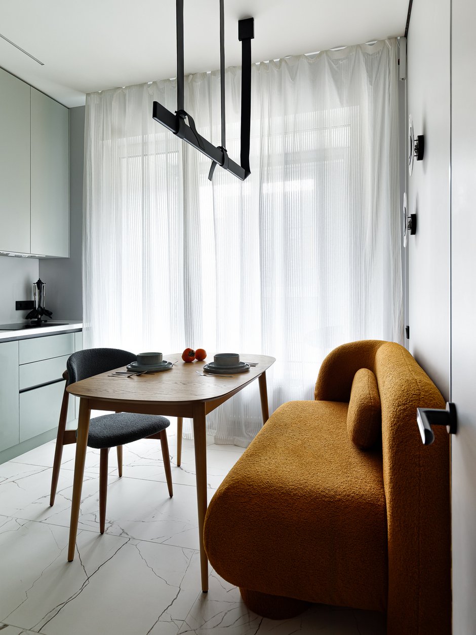 Фотография: Кухня и столовая в стиле Современный, Квартира, Проект дня, Москва, Монолитный дом, 2 комнаты, 40-60 метров, Анна Водянова, Екатерина Абдуллина – фото на INMYROOM