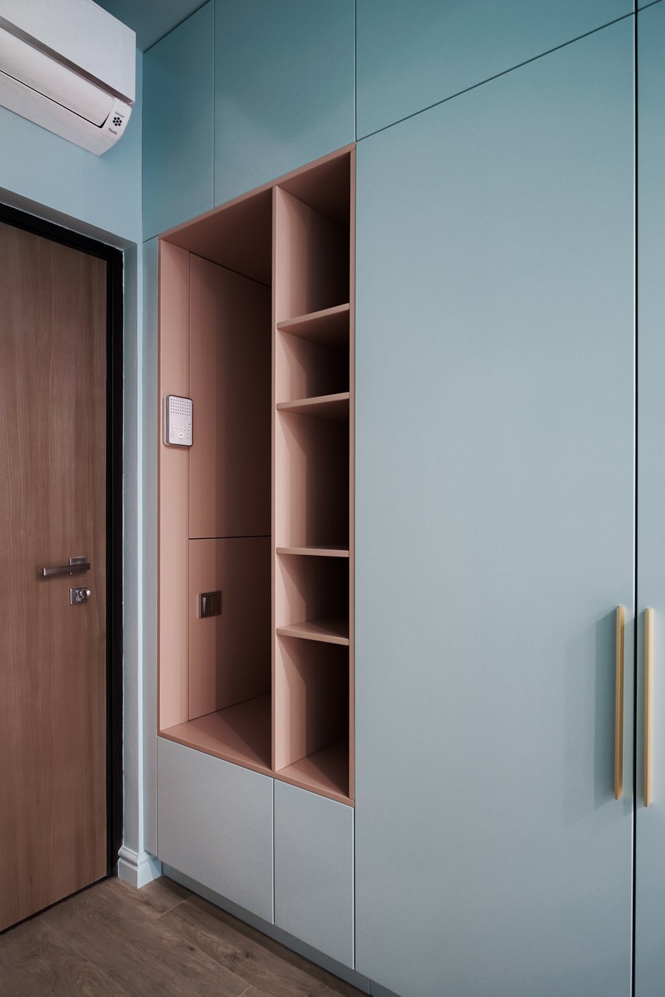 Фотография: Прихожая в стиле Современный, Квартира, Студия, Проект недели, Москва, до 40 метров – фото на INMYROOM