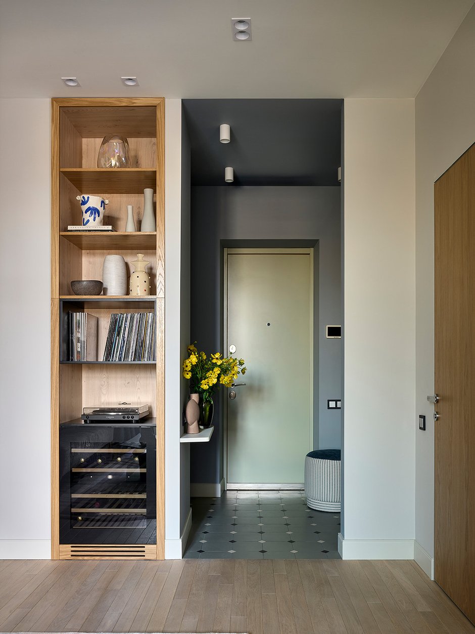 Фото: Прихожая в стиле Модерн, Эклектика, Квартира, Проект дня, Москва, Фрунзенская набережная, Сталинка, 3 комнаты, 60-90 метров, Анна Громова – фото на INMYROOM