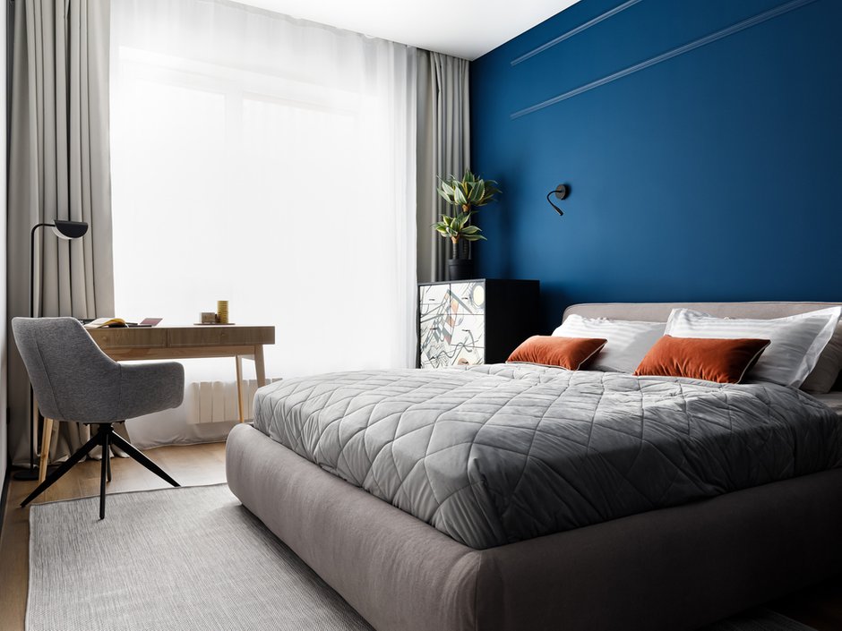 Фотография: Спальня в стиле Современный, Квартира, Проект дня, Москва, Монолитный дом, 2 комнаты, 40-60 метров, Анна Водянова, Екатерина Абдуллина – фото на INMYROOM