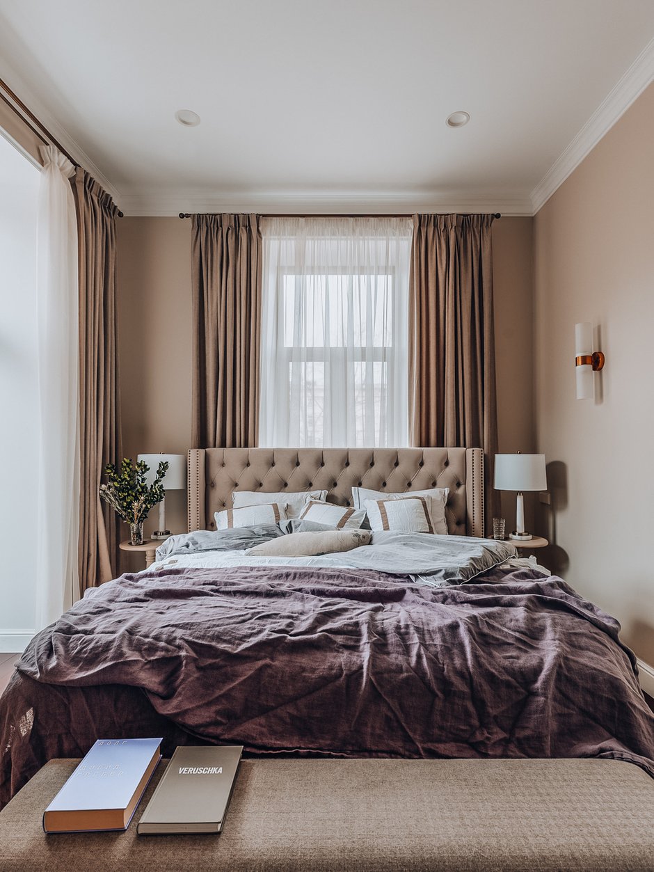 Фотография: Спальня в стиле Классический, Современный, Квартира, Проект недели, Санкт-Петербург, Сталинка, Кирпичный дом, 3 комнаты, 60-90 метров, Наталья Комова – фото на INMYROOM