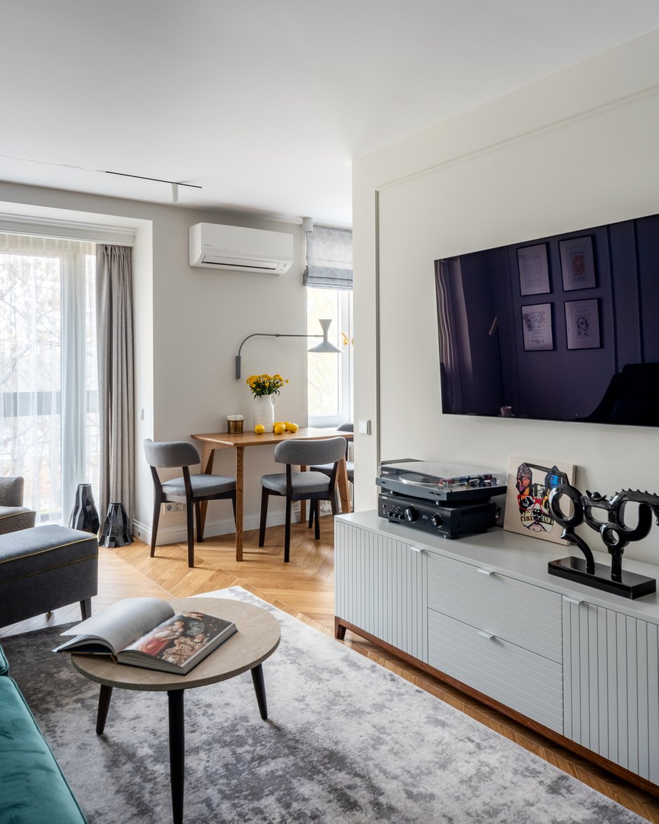 Фотография: Гостиная в стиле Современный, Классический, Квартира, Проект недели, Москва, Наталья Сорокина, 2 комнаты, 40-60 метров – фото на INMYROOM